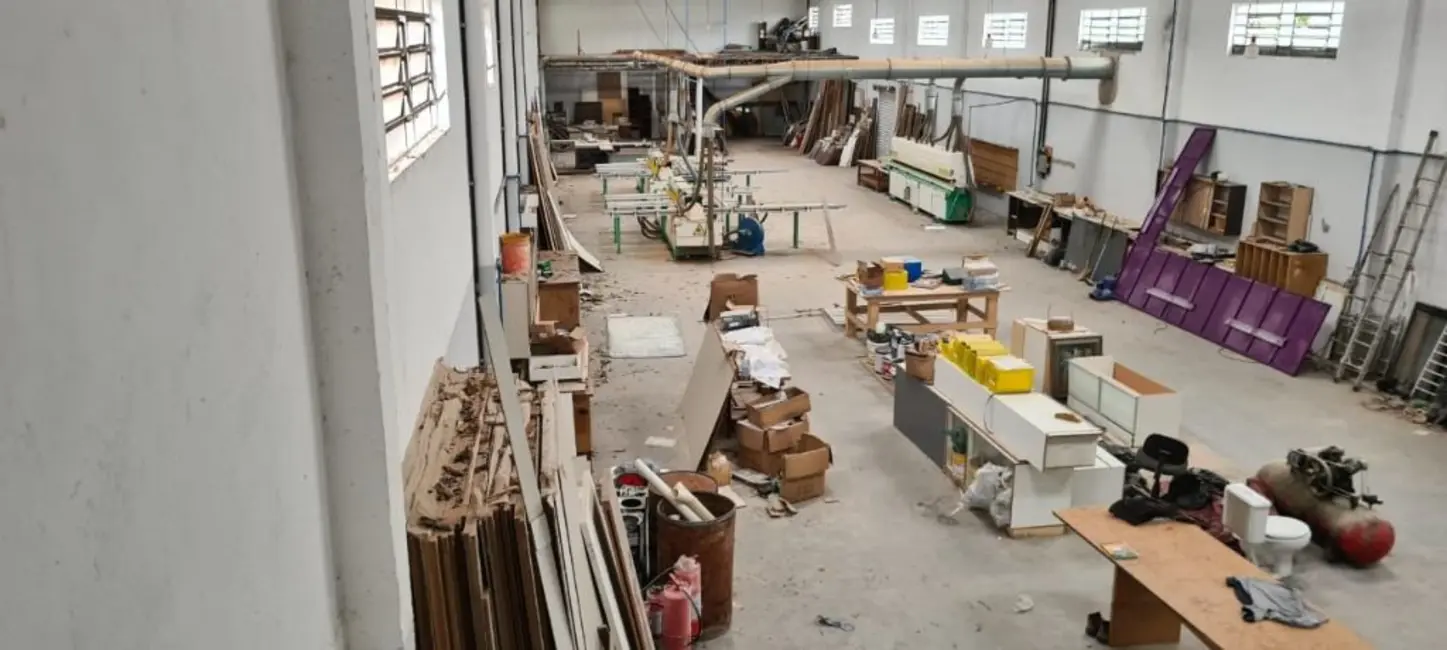 Foto 2 de Armazém / Galpão à venda, 1750m2 em Vila Luzita, Santo Andre - SP