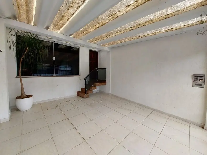 Sobrado com 3 quartos à venda e para alugar, 169m2 em Vila Scarpelli, Santo Andre - SP - imagem 3 Foto 3 de Sobrado com 3 quartos à venda e para alugar, 169m2 em Vila Scarpelli, Santo Andre - SP