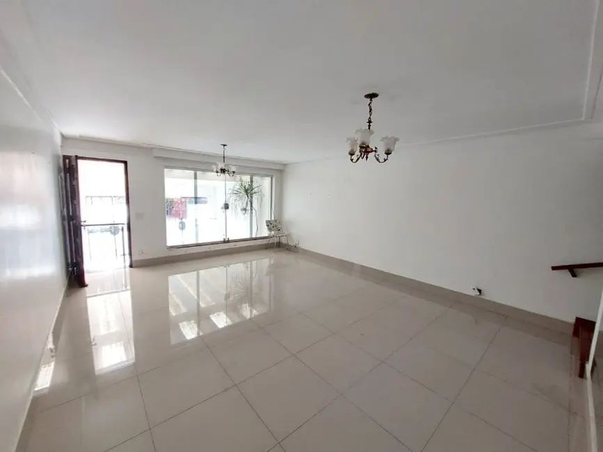 Sobrado com 3 quartos à venda e para alugar, 169m2 em Vila Scarpelli, Santo Andre - SP - imagem 6 Foto 6 de Sobrado com 3 quartos à venda e para alugar, 169m2 em Vila Scarpelli, Santo Andre - SP