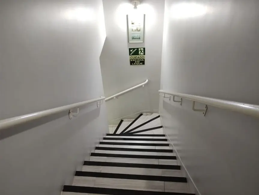 Foto 3 de Sobrado à venda em Vila Scarpelli, Santo Andre - SP