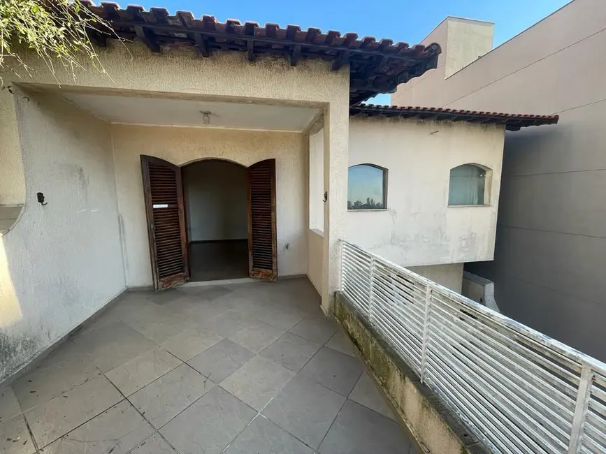 Foto 2 de Sobrado com 4 quartos à venda, 300m2 em Vila Gilda, Santo Andre - SP