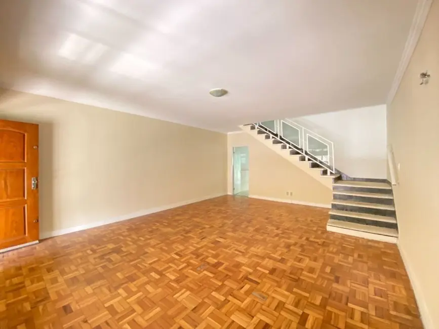 Foto 1 de Sobrado com 3 quartos à venda, 170m2 em Vila Scarpelli, Santo Andre - SP