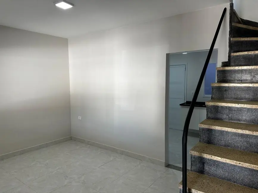 Foto 1 de Sobrado com 2 quartos para alugar, 100m2 em Santa Maria, Santo Andre - SP