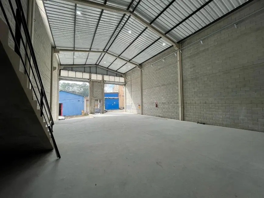 Foto 2 de Armazém / Galpão para alugar, 320m2 em Vila Carlina, Maua - SP