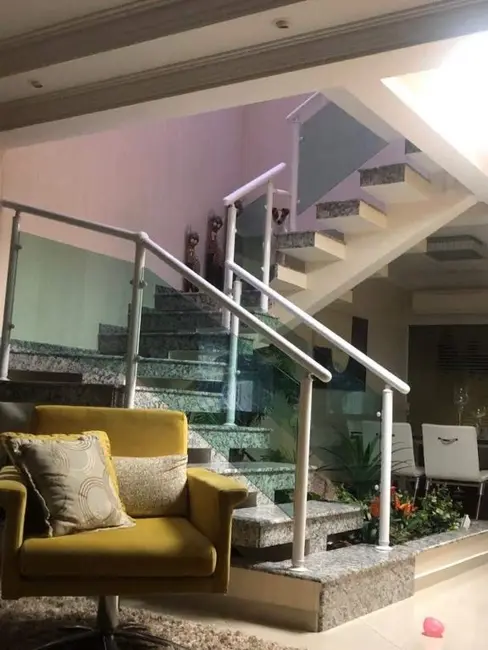 Foto 9 de Sobrado com 3 quartos à venda, 299m2 em Santo Andre - SP