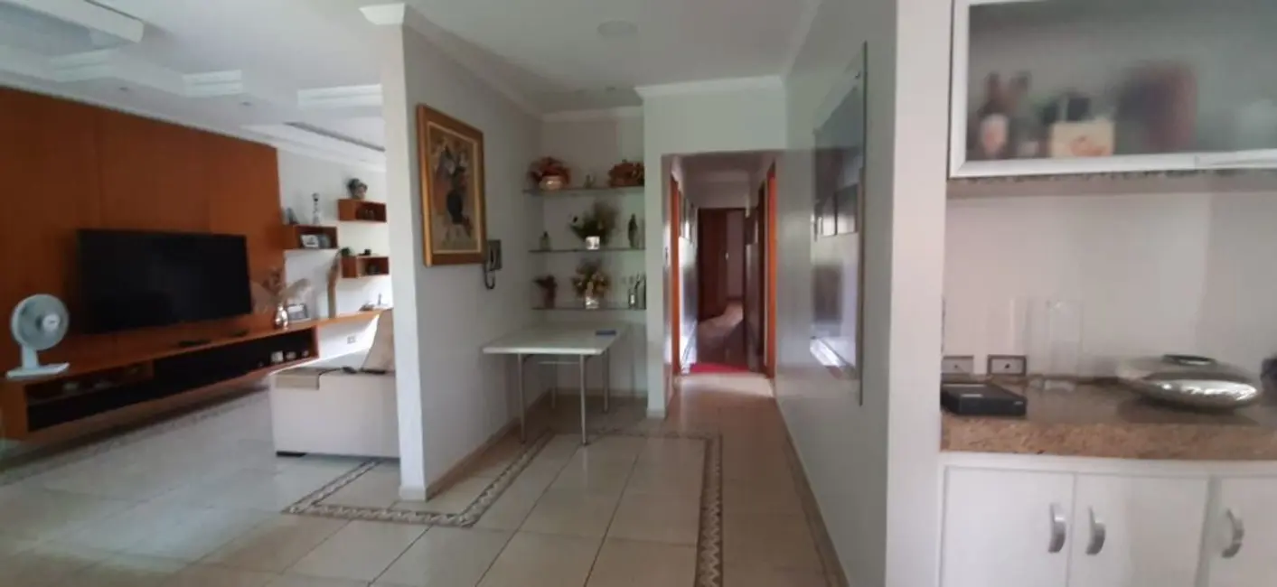 Casa com 3 quartos à venda, 251m2 em Osvaldo Cruz, Sao Caetano Do Sul - SP - imagem 1 Foto 1 de Casa com 3 quartos à venda, 251m2 em Osvaldo Cruz, Sao Caetano Do Sul - SP