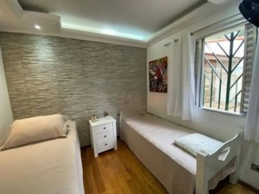 Casa com 3 quartos à venda, 251m2 em Osvaldo Cruz, Sao Caetano Do Sul - SP - imagem 3 Foto 3 de Casa com 3 quartos à venda, 251m2 em Osvaldo Cruz, Sao Caetano Do Sul - SP