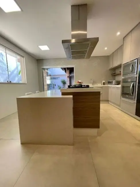 Foto 9 de Sobrado com 3 quartos à venda, 317m2 em Jardim Bom Pastor, Santo Andre - SP