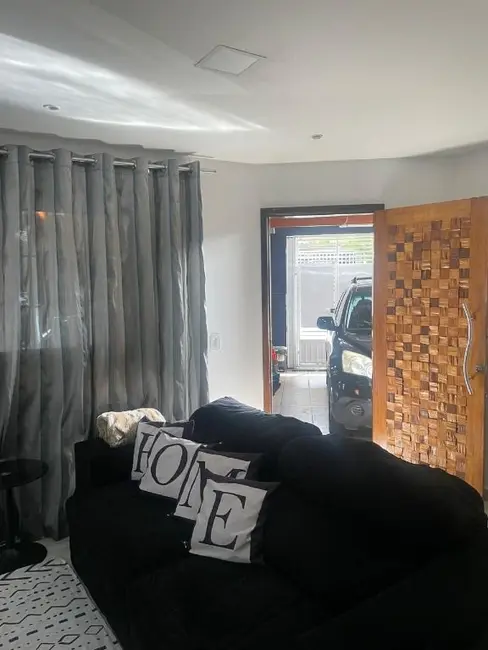 Sobrado com 3 quartos à venda, 123m2 em Santo Andre - SP - imagem 2 Foto 2 de Sobrado com 3 quartos à venda, 123m2 em Santo Andre - SP