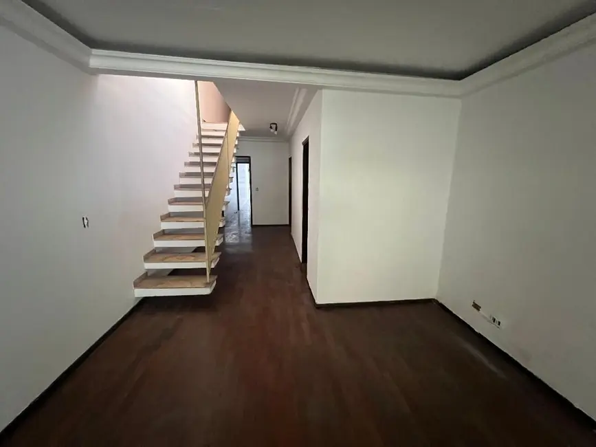 Foto 1 de Sobrado com 3 quartos à venda e para alugar, 210m2 em Jardim, Santo Andre - SP