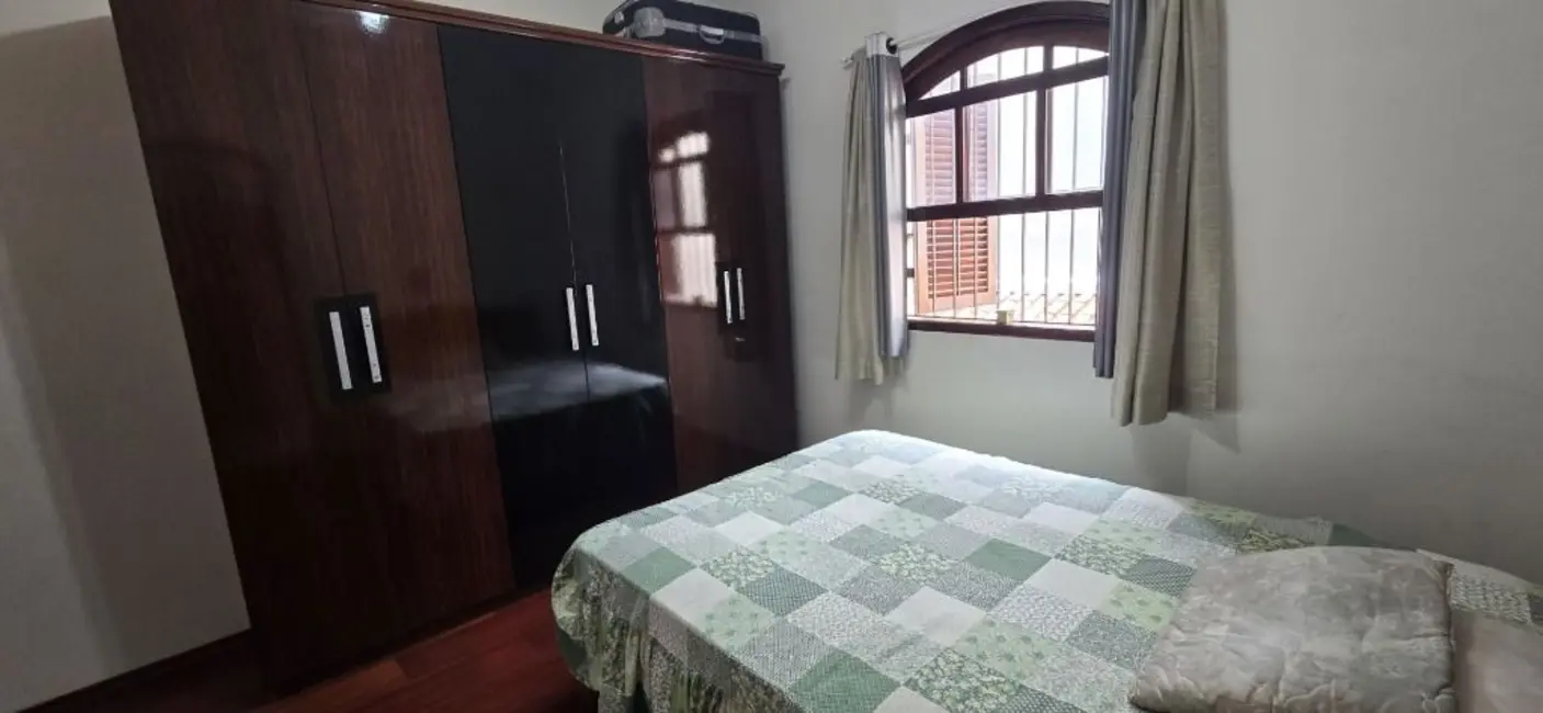 Foto 3 de Sobrado com 4 quartos à venda e para alugar, 201m2 em Vila Camilópolis, Santo Andre - SP