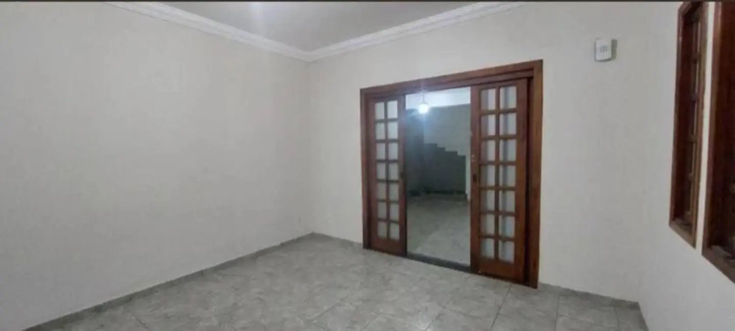 Sobrado com 4 quartos à venda e para alugar, 301m2 em Vila América, Santo Andre - SP - imagem 3 Foto 3 de Sobrado com 4 quartos à venda e para alugar, 301m2 em Vila América, Santo Andre - SP