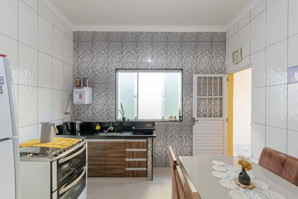 Foto 5 de Casa com 2 quartos à venda e para alugar, 200m2 em Parque Bandeirante, Santo Andre - SP