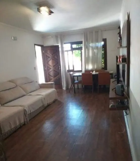Sobrado com 3 quartos à venda, 184m2 em Jardim Las Vegas, Santo Andre - SP - imagem 2 Foto 2 de Sobrado com 3 quartos à venda, 184m2 em Jardim Las Vegas, Santo Andre - SP