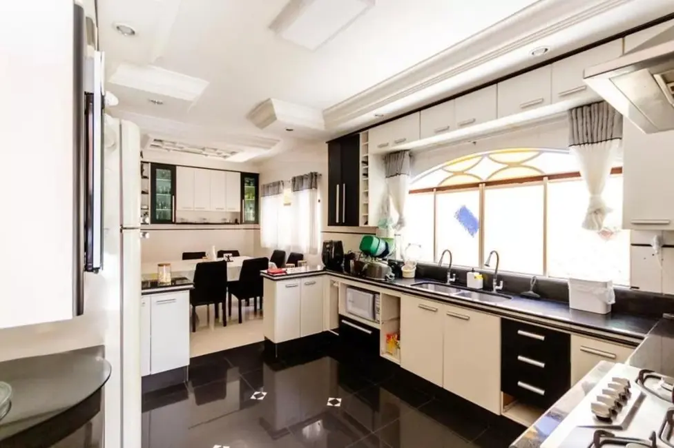 Foto 1 de Sobrado com 3 quartos à venda, 400m2 em Parque Jaçatuba, Santo Andre - SP