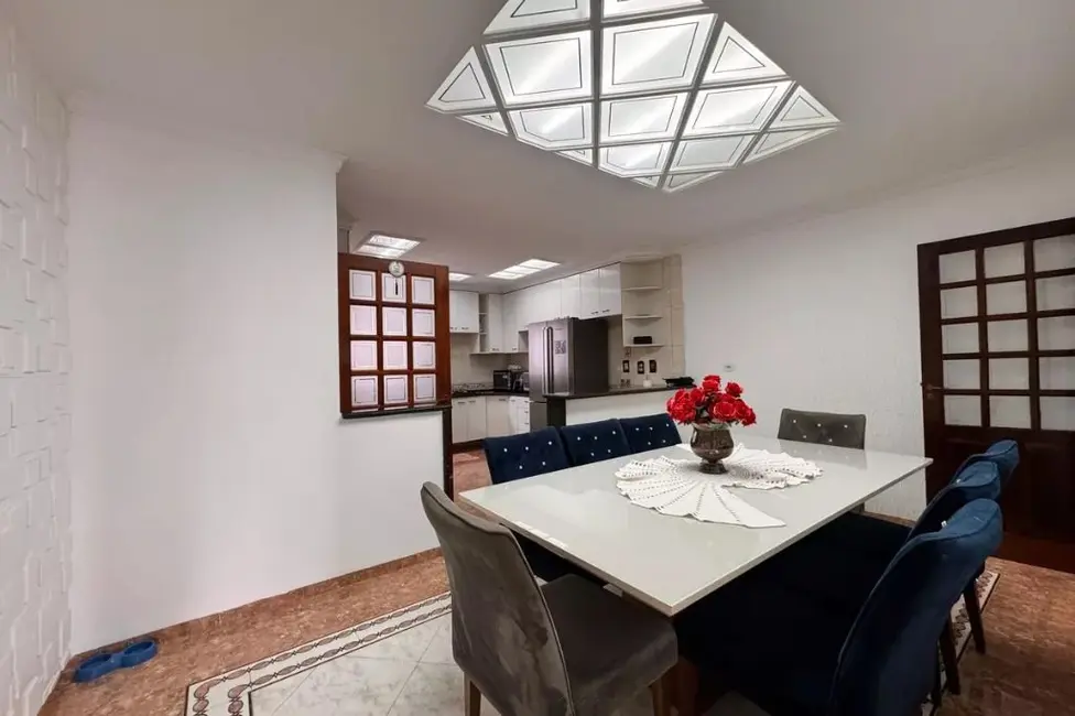 Sobrado com 4 quartos à venda, 250m2 em Jardim Las Vegas, Santo Andre - SP - imagem 4 Foto 4 de Sobrado com 4 quartos à venda, 250m2 em Jardim Las Vegas, Santo Andre - SP