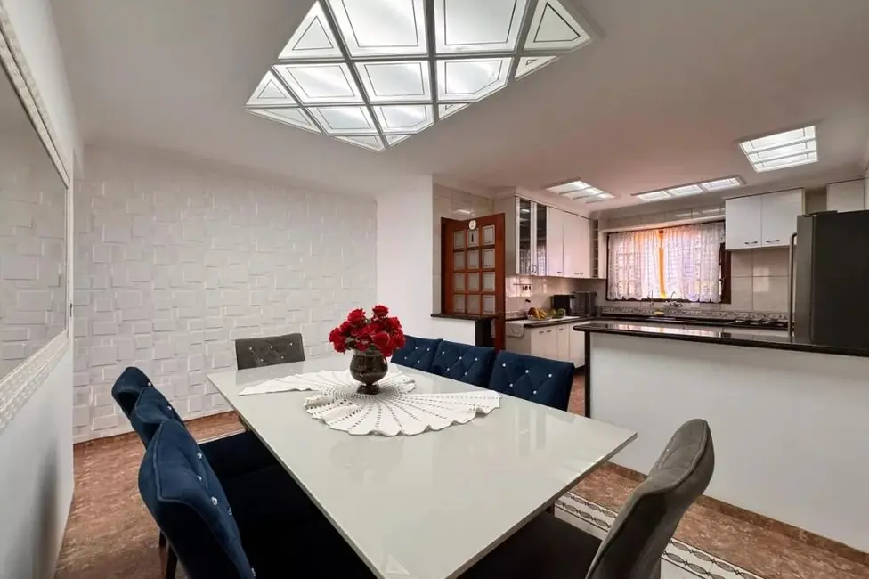 Sobrado com 4 quartos à venda, 250m2 em Jardim Las Vegas, Santo Andre - SP - imagem 5 Foto 5 de Sobrado com 4 quartos à venda, 250m2 em Jardim Las Vegas, Santo Andre - SP