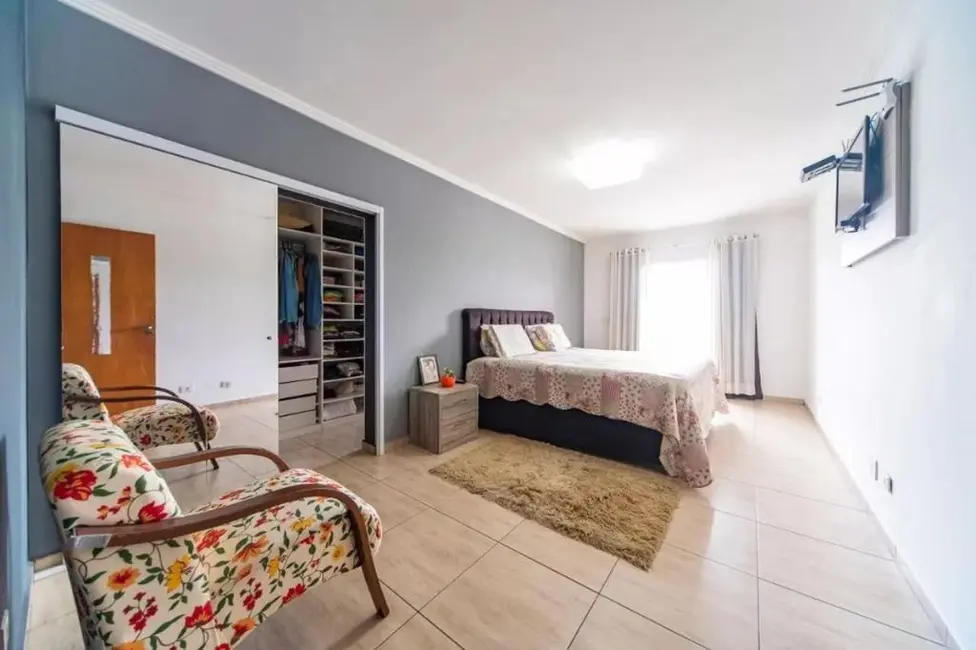 Foto 8 de Sobrado com 5 quartos à venda, 300m2 em Jardim Las Vegas, Santo Andre - SP