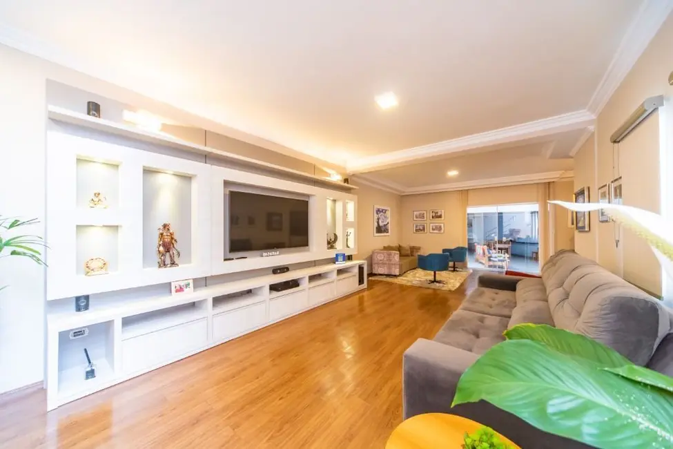 Sobrado com 4 quartos à venda, 510m2 em Santo Andre - SP - imagem 3 Foto 3 de Sobrado com 4 quartos à venda, 510m2 em Santo Andre - SP