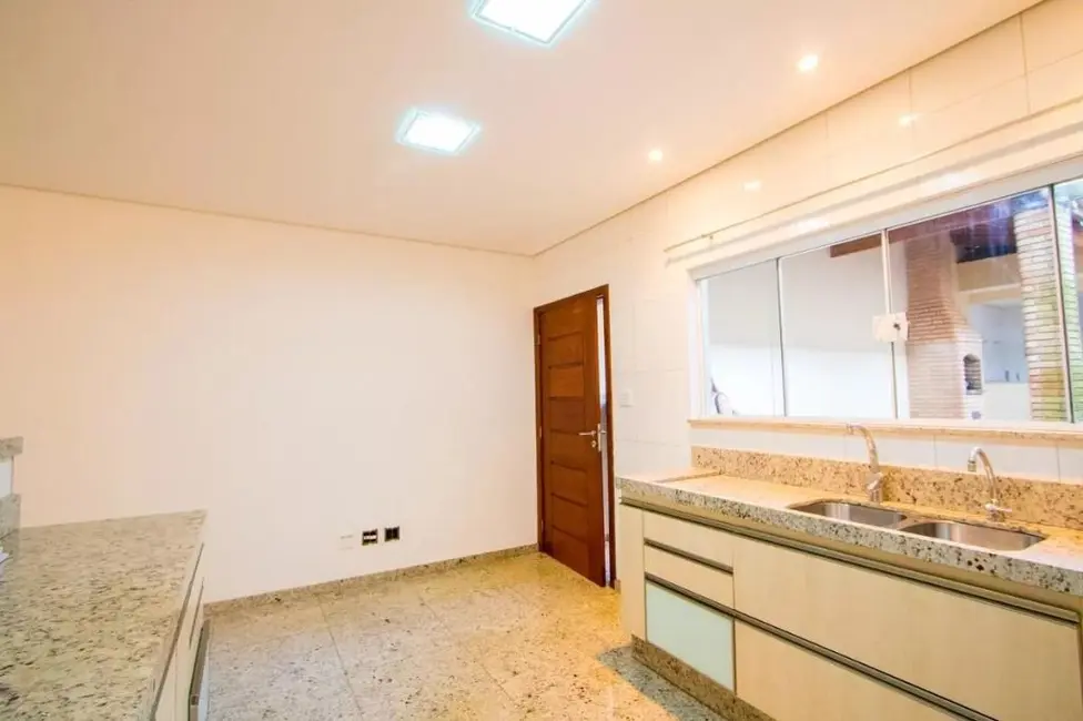 Sobrado com 4 quartos à venda, 235m2 em Paraíso, Santo Andre - SP - imagem 7 Foto 7 de Sobrado com 4 quartos à venda, 235m2 em Paraíso, Santo Andre - SP