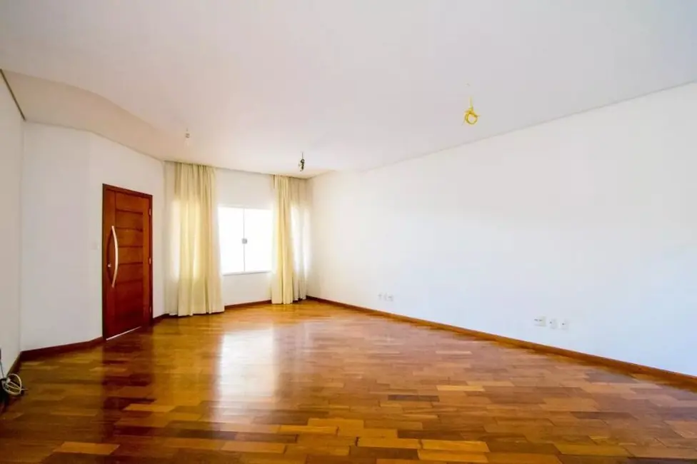 Sobrado com 4 quartos à venda, 235m2 em Paraíso, Santo Andre - SP - imagem 2 Foto 2 de Sobrado com 4 quartos à venda, 235m2 em Paraíso, Santo Andre - SP