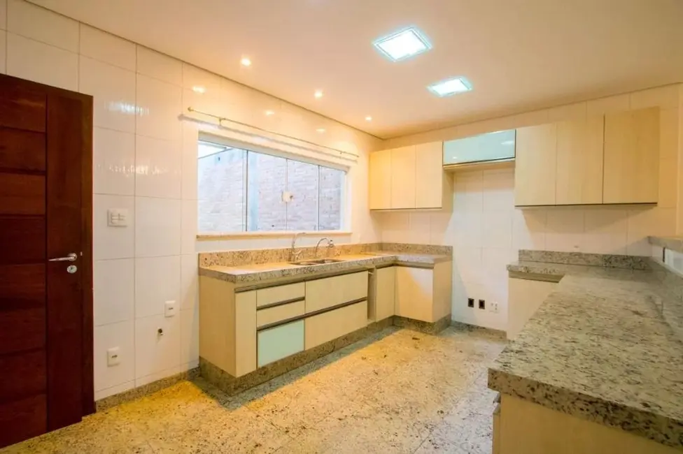 Sobrado com 4 quartos à venda, 235m2 em Paraíso, Santo Andre - SP - imagem 5 Foto 5 de Sobrado com 4 quartos à venda, 235m2 em Paraíso, Santo Andre - SP