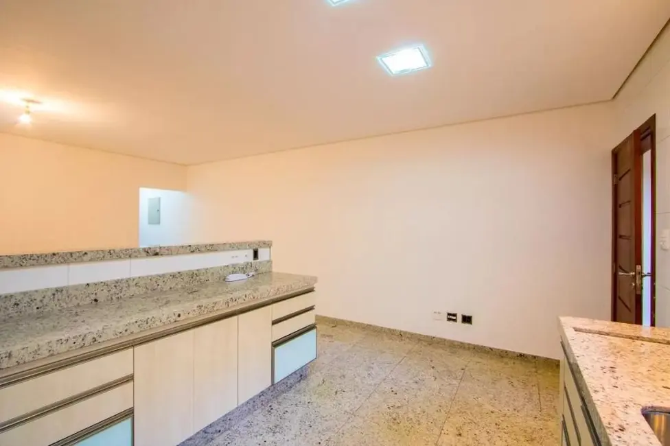 Sobrado com 4 quartos à venda, 235m2 em Paraíso, Santo Andre - SP - imagem 8 Foto 8 de Sobrado com 4 quartos à venda, 235m2 em Paraíso, Santo Andre - SP