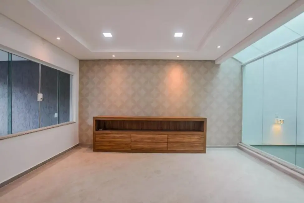 Sobrado com 4 quartos à venda, 204m2 em Santo Andre - SP - imagem 2 Foto 2 de Sobrado com 4 quartos à venda, 204m2 em Santo Andre - SP