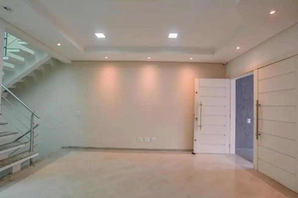 Sobrado com 4 quartos à venda, 204m2 em Santo Andre - SP - imagem 1 Foto 1 de Sobrado com 4 quartos à venda, 204m2 em Santo Andre - SP