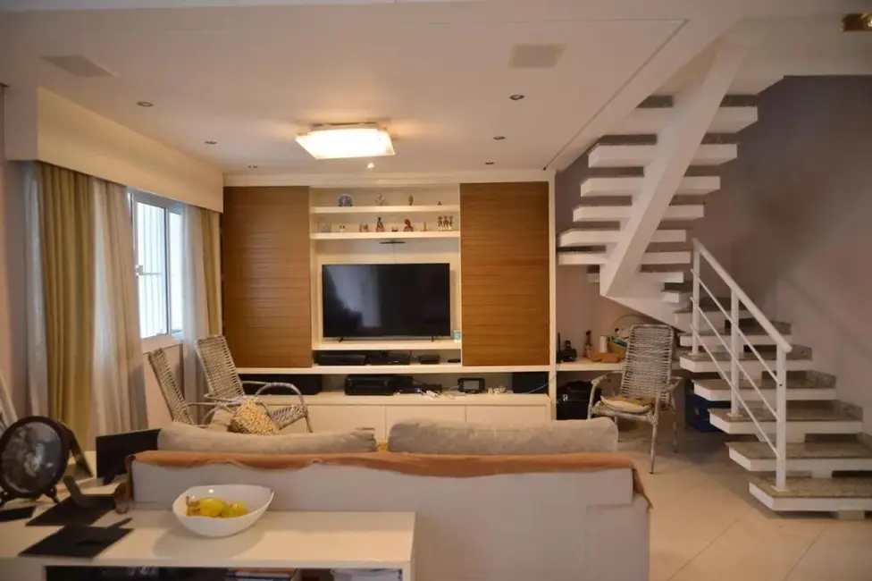 Foto 2 de Sobrado com 3 quartos à venda, 126m2 em Vila Scarpelli, Santo Andre - SP