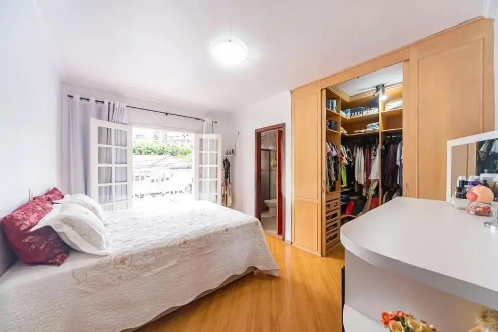 Sobrado com 3 quartos à venda, 281m2 em Vila Scarpelli, Santo Andre - SP - imagem 9 Foto 9 de Sobrado com 3 quartos à venda, 281m2 em Vila Scarpelli, Santo Andre - SP