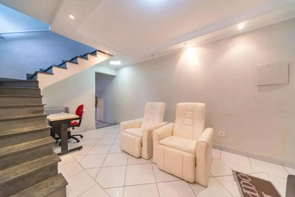 Foto 2 de Sobrado com 4 quartos à venda e para alugar, 173m2 em Vila Aquilino, Santo Andre - SP
