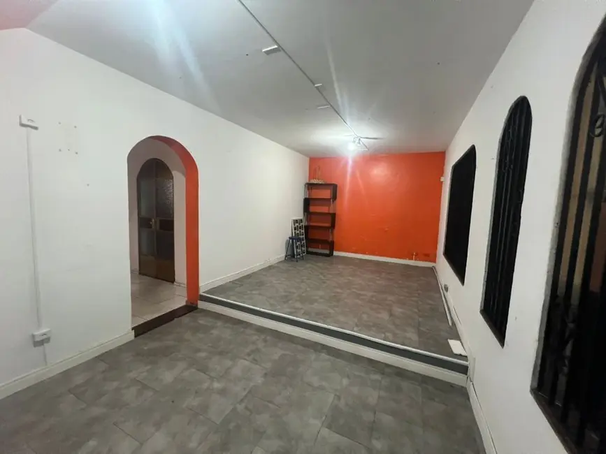 Foto 1 de Sobrado com 4 quartos para alugar, 190m2 em Jardim, Santo Andre - SP