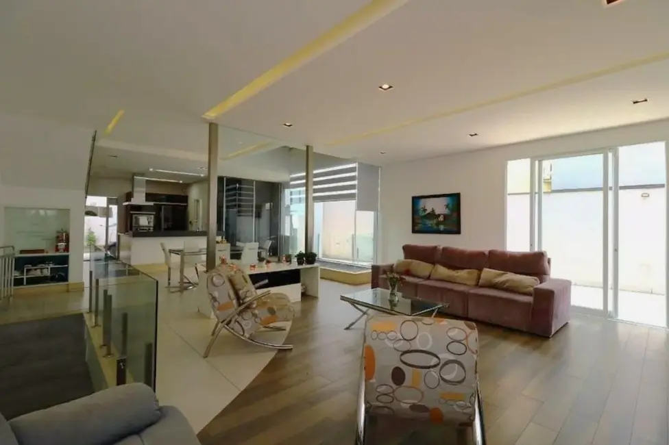 Foto 2 de Sobrado com 4 quartos à venda, 358m2 em Vila Vitória, Santo Andre - SP