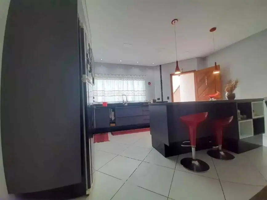 Sobrado com 3 quartos para alugar, 261m2 em Jardim Las Vegas, Santo Andre - SP - imagem 7 Foto 7 de Sobrado com 3 quartos para alugar, 261m2 em Jardim Las Vegas, Santo Andre - SP