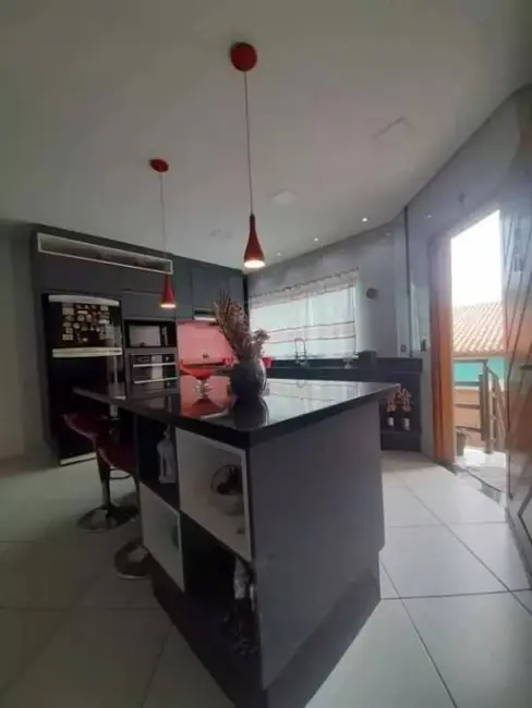 Sobrado com 3 quartos para alugar, 261m2 em Jardim Las Vegas, Santo Andre - SP - imagem 9 Foto 9 de Sobrado com 3 quartos para alugar, 261m2 em Jardim Las Vegas, Santo Andre - SP