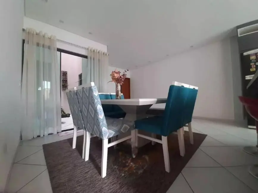 Sobrado com 3 quartos para alugar, 261m2 em Jardim Las Vegas, Santo Andre - SP - imagem 5 Foto 5 de Sobrado com 3 quartos para alugar, 261m2 em Jardim Las Vegas, Santo Andre - SP