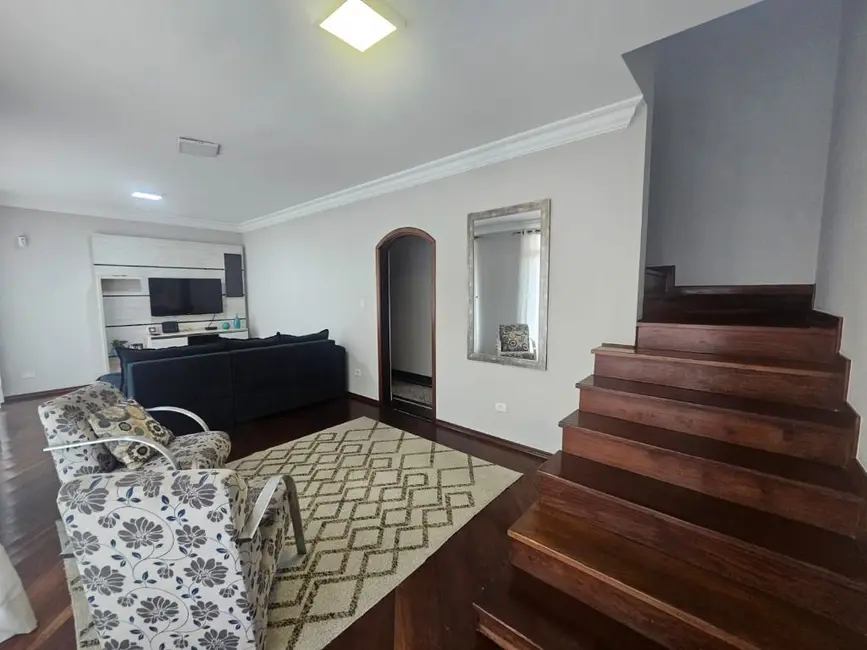 Sobrado com 3 quartos à venda e para alugar, 211m2 em Santo Andre - SP - imagem 2 Foto 2 de Sobrado com 3 quartos à venda e para alugar, 211m2 em Santo Andre - SP