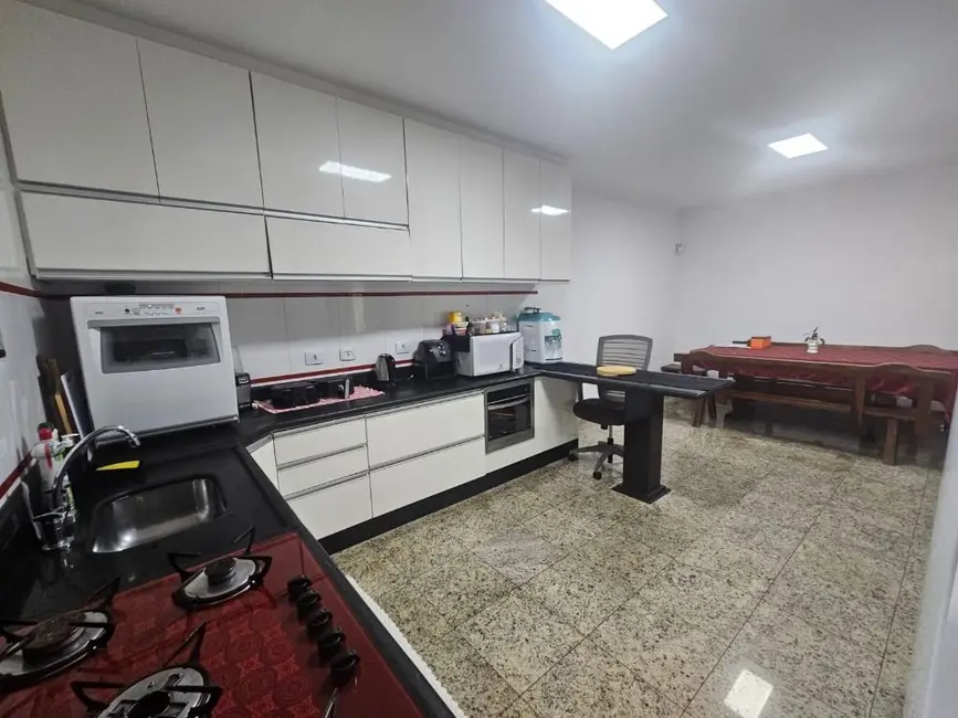 Sobrado com 3 quartos à venda e para alugar, 211m2 em Santo Andre - SP - imagem 9 Foto 9 de Sobrado com 3 quartos à venda e para alugar, 211m2 em Santo Andre - SP