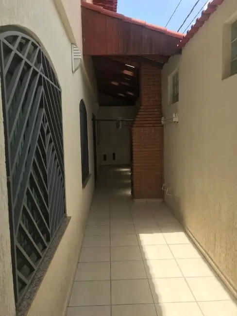 Sobrado com 3 quartos para alugar, 225m2 em Vila Camilópolis, Santo Andre - SP - imagem 4 Foto 4 de Sobrado com 3 quartos para alugar, 225m2 em Vila Camilópolis, Santo Andre - SP