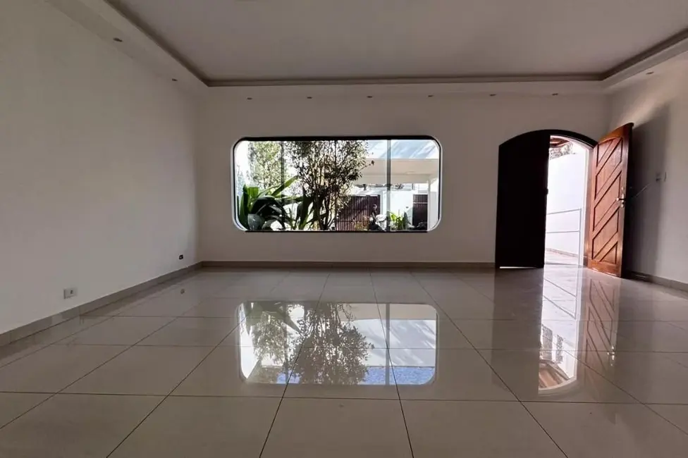 Foto 1 de Casa com 5 quartos à venda e para alugar, 350m2 em Vila Assunção, Santo Andre - SP