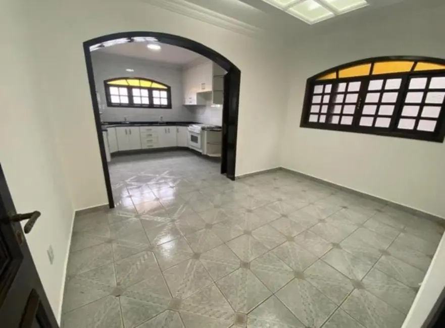 Foto 1 de Sobrado com 3 quartos para alugar, 142m2 em Vila Camilópolis, Santo Andre - SP