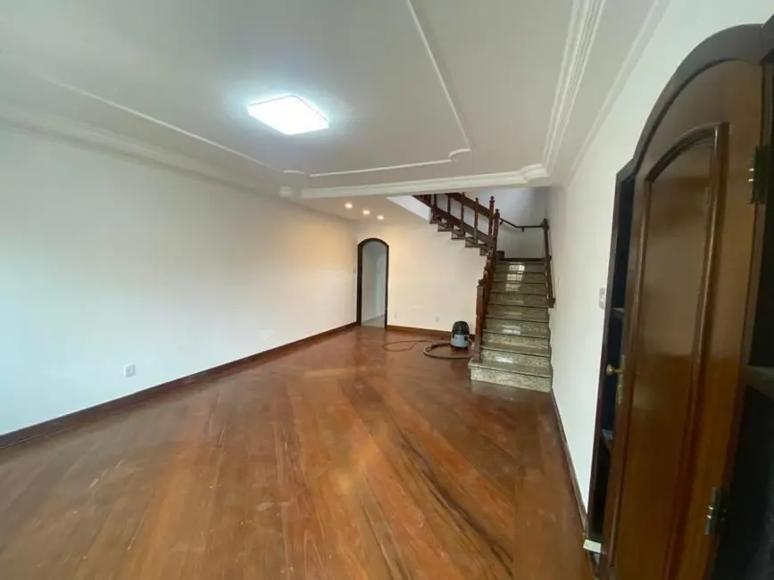 Foto 3 de Sobrado com 3 quartos para alugar, 142m2 em Vila Camilópolis, Santo Andre - SP