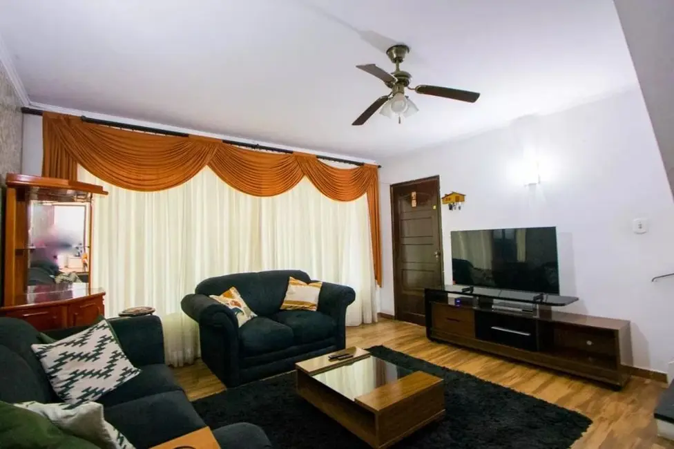 Foto 1 de Sobrado com 3 quartos para alugar, 321m2 em Vila Scarpelli, Santo Andre - SP