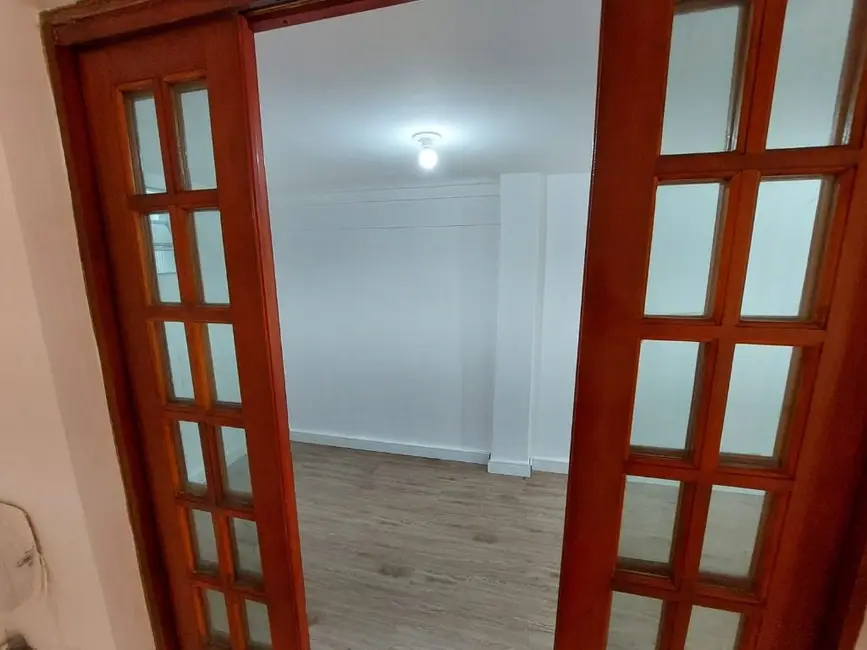 Casa com 3 quartos para alugar, 190m2 em Jardim Ocara, Santo Andre - SP - imagem 3 Foto 3 de Casa com 3 quartos para alugar, 190m2 em Jardim Ocara, Santo Andre - SP