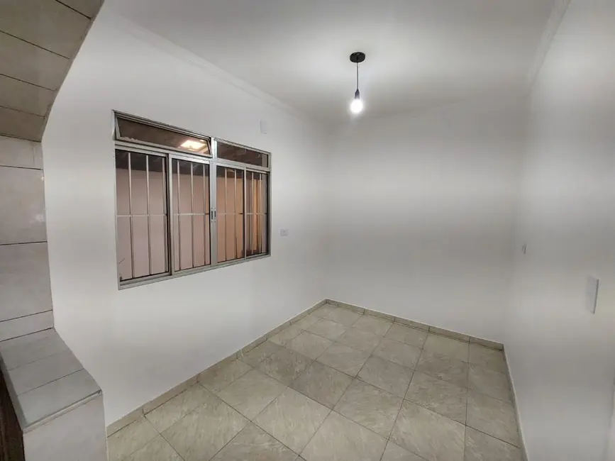 Casa com 3 quartos para alugar, 190m2 em Jardim Ocara, Santo Andre - SP - imagem 5 Foto 5 de Casa com 3 quartos para alugar, 190m2 em Jardim Ocara, Santo Andre - SP