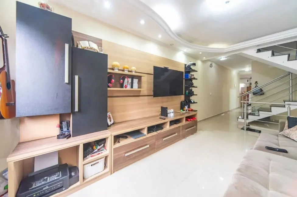 Sobrado com 3 quartos à venda, 191m2 em Jardim Alvorada, Santo Andre - SP - imagem 3 Foto 3 de Sobrado com 3 quartos à venda, 191m2 em Jardim Alvorada, Santo Andre - SP