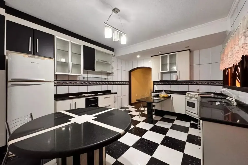 Foto 8 de Sobrado com 3 quartos para alugar, 192m2 em Vila Eldízia, Santo Andre - SP