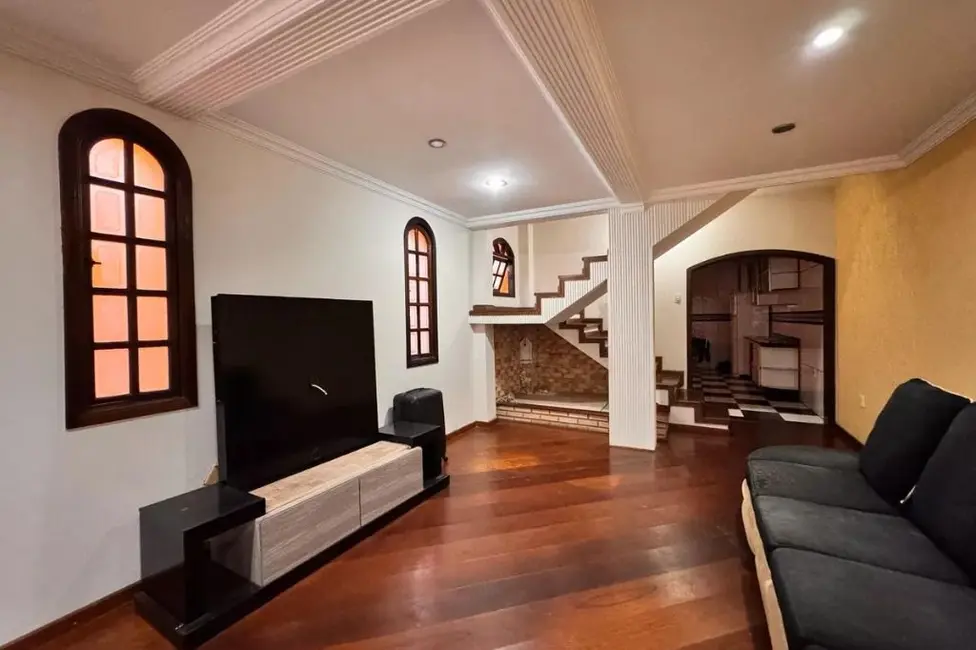 Foto 2 de Sobrado com 3 quartos para alugar, 192m2 em Vila Eldízia, Santo Andre - SP