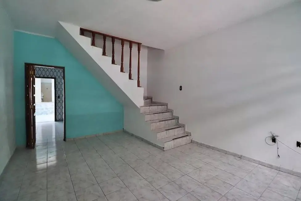 Foto 2 de Sobrado com 3 quartos para alugar, 121m2 em Vila Aquilino, Santo Andre - SP